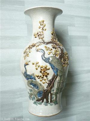 2017年瓷器花瓶市場走勢及拍賣分析